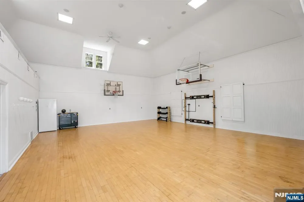 640 Ridgewood Avenue Ridgewood, NJ 07450