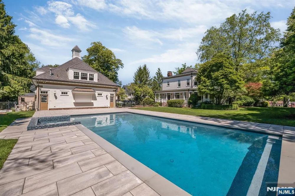 640 Ridgewood Avenue Ridgewood, NJ 07450