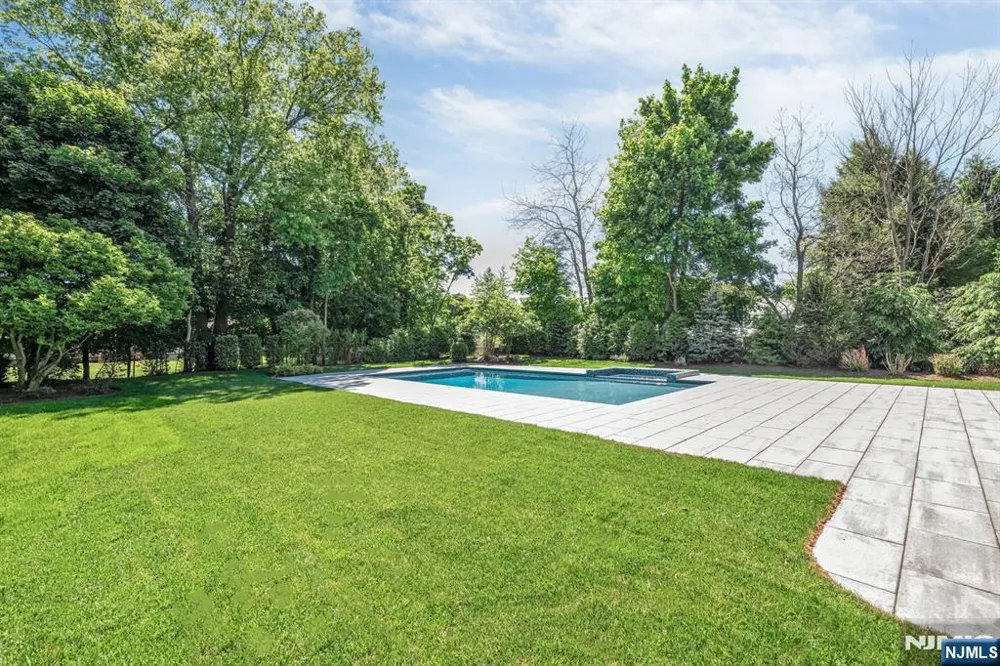 640 Ridgewood Avenue Ridgewood, NJ 07450