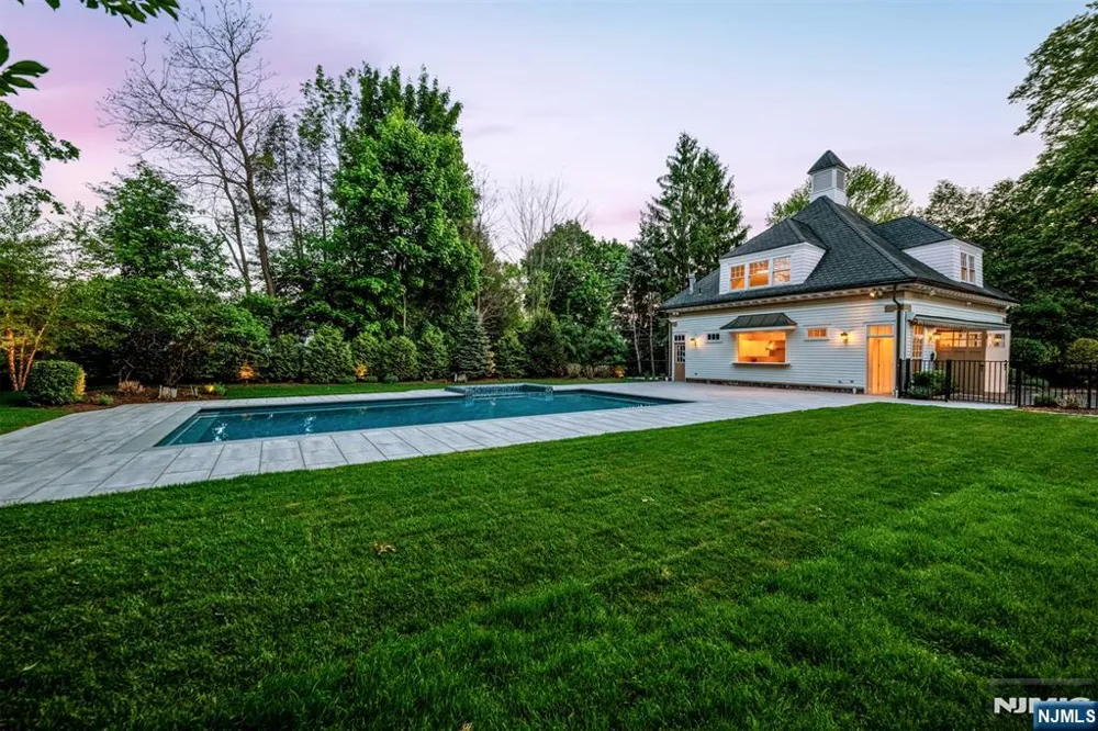 640 Ridgewood Avenue Ridgewood, NJ 07450