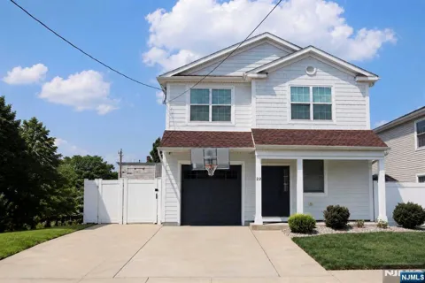 22 Larch Street