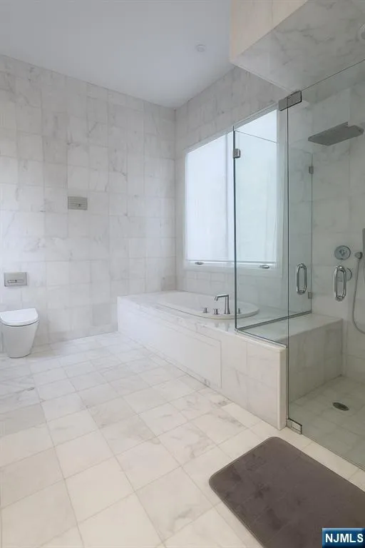 44 Adams Drive Cresskill, NJ 07626