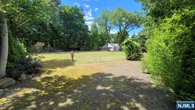 93 Old Tappan Road Old Tappan, NJ 07675