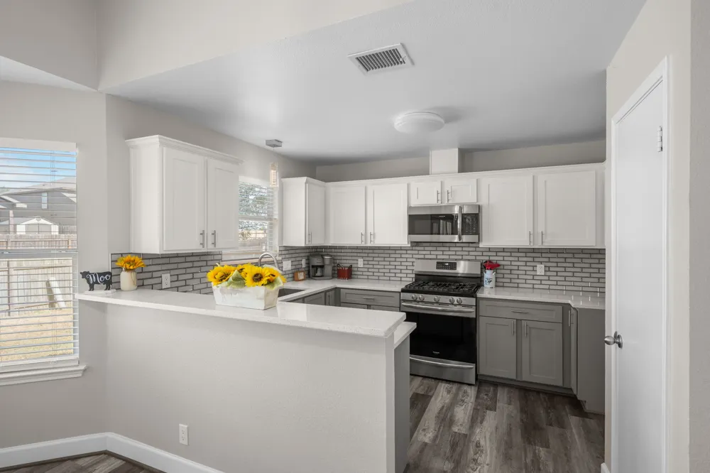 209 Clarks Way Hutto, TX 78634
