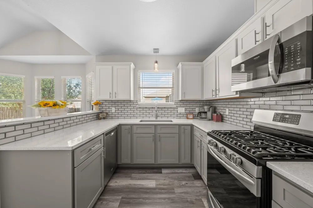 209 Clarks Way Hutto, TX 78634