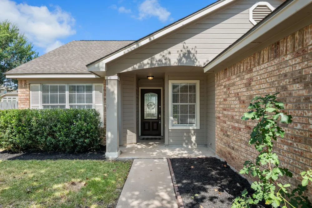 209 Clarks Way Hutto, TX 78634