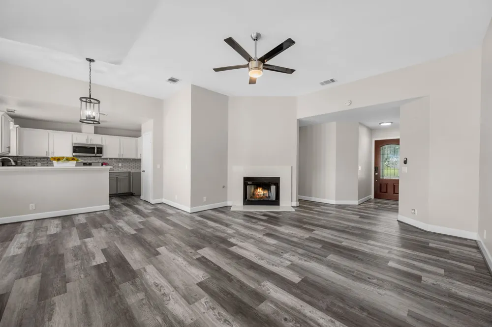 209 Clarks Way Hutto, TX 78634