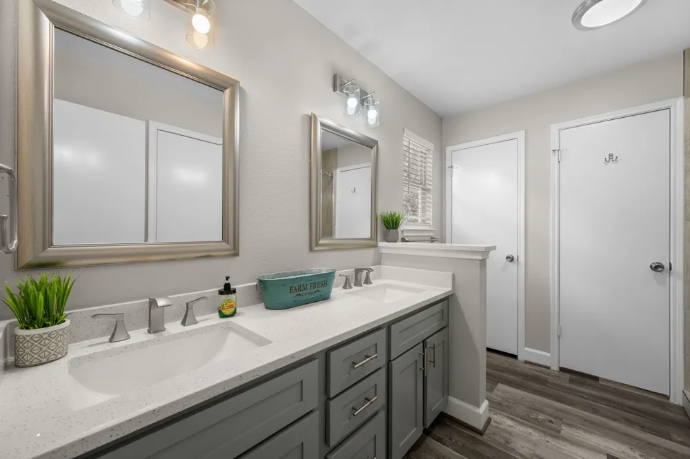209 Clarks Way Hutto, TX 78634