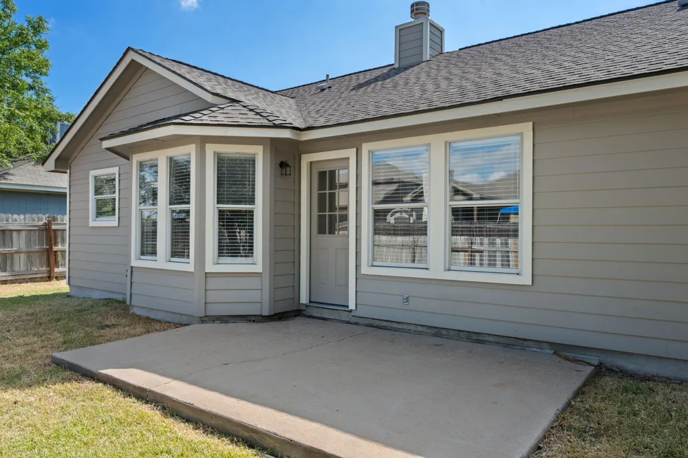 209 Clarks Way Hutto, TX 78634