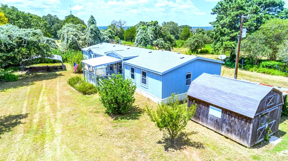 166 Rosanky Cattle Company Road Smithville, TX 78957