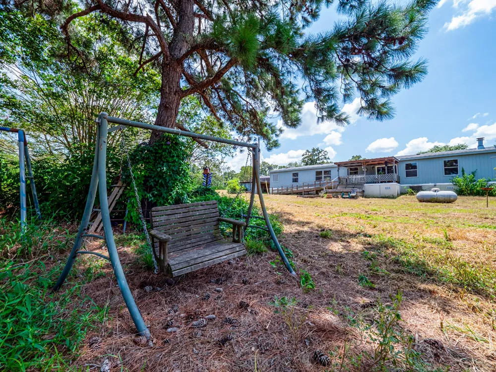 166 Rosanky Cattle Company Road Smithville, TX 78957