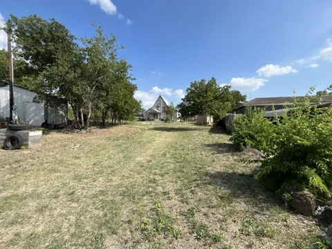 203 W Cherry Street