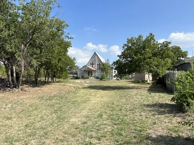 203 W Cherry Street Lometa, TX 76853