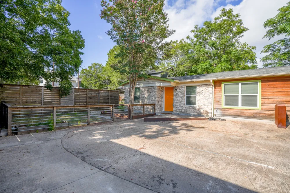1705 E 14th Street #B Austin, TX 78702
