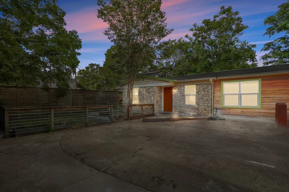 1705 E 14th Street #B Austin, TX 78702
