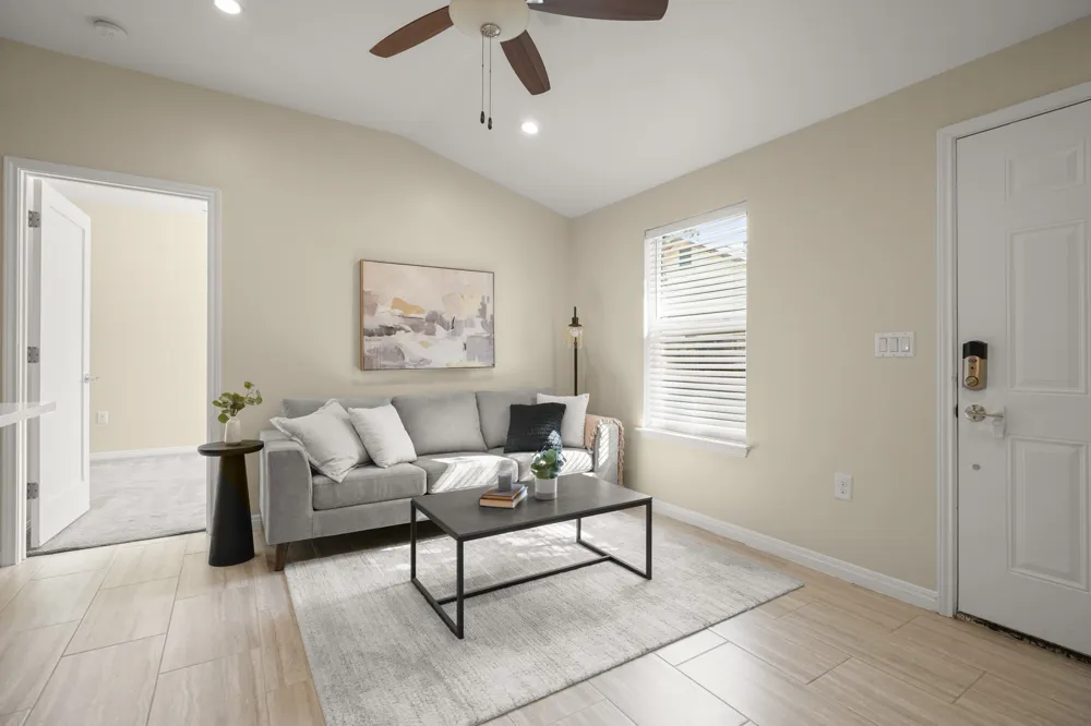 1705 E 14th Street #B Austin, TX 78702