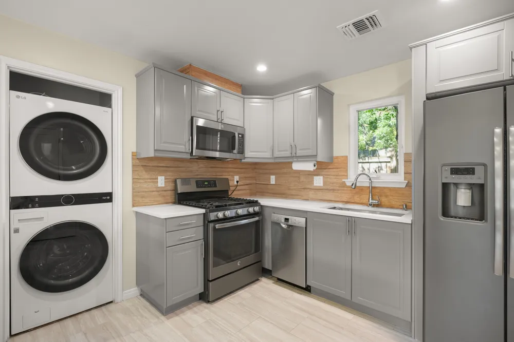 1705 E 14th Street #B Austin, TX 78702