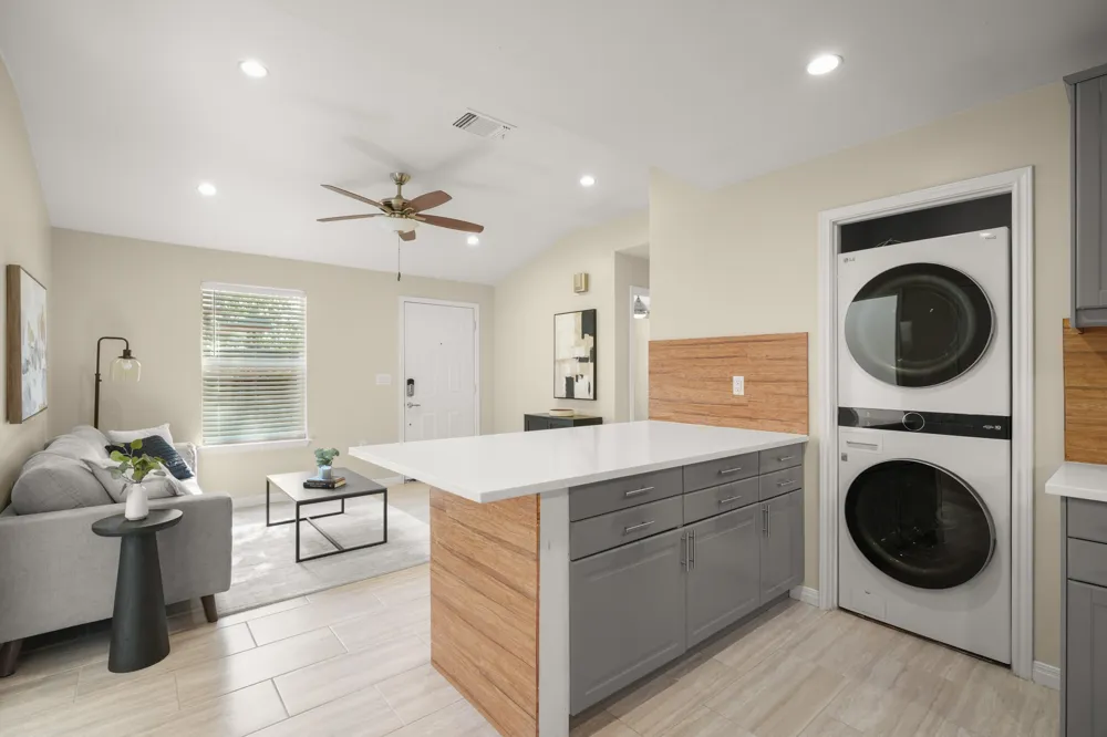 1705 E 14th Street #B Austin, TX 78702