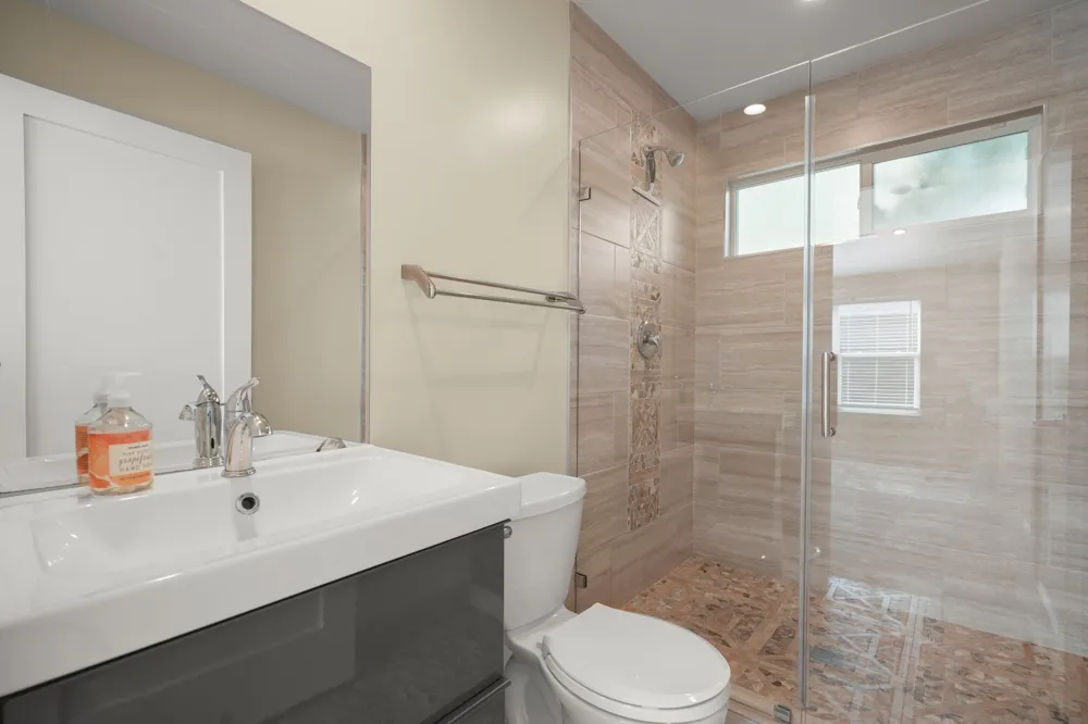 1705 E 14th Street #B Austin, TX 78702