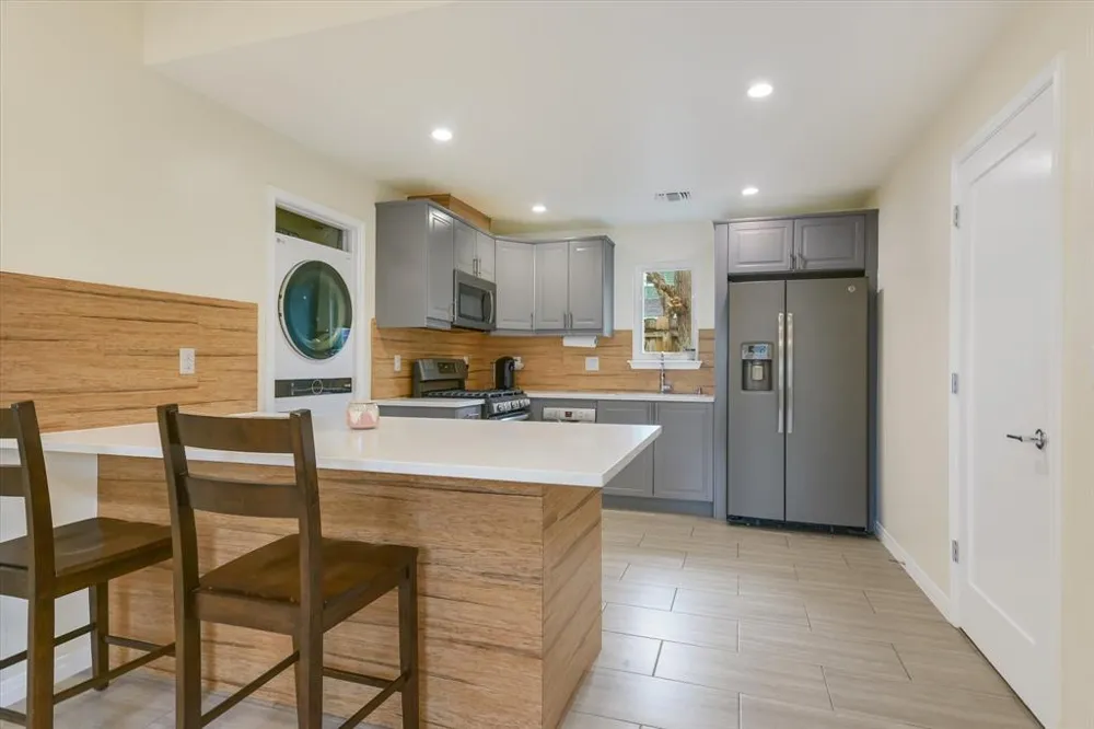 1705 E 14th Street #B Austin, TX 78702