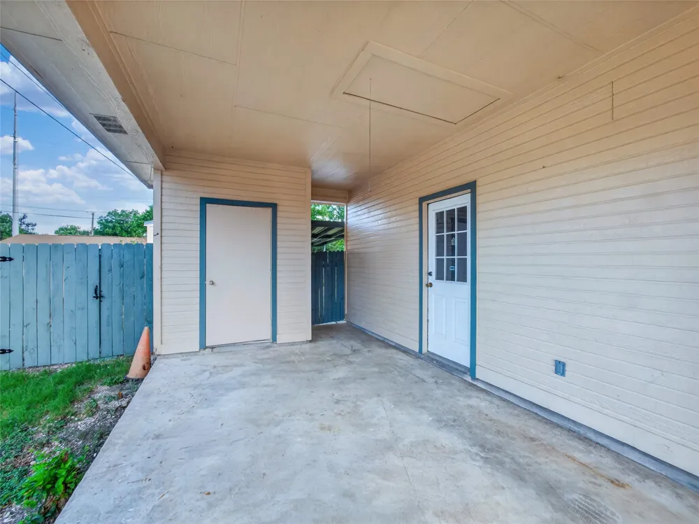 403 Davidson Drive Taylor, TX 76574