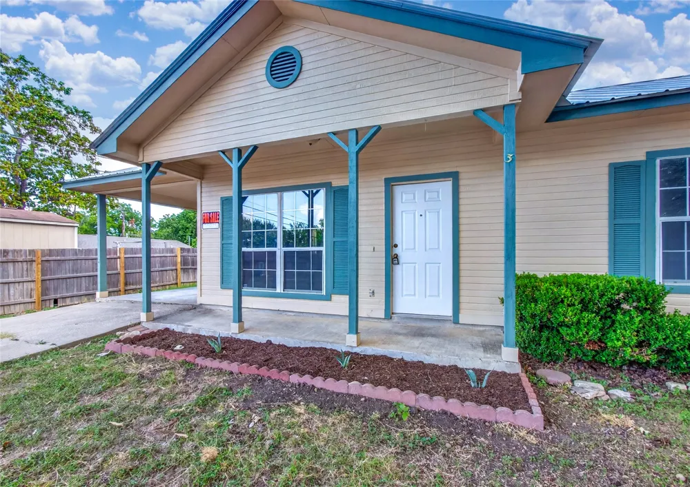403 Davidson Drive Taylor, TX 76574