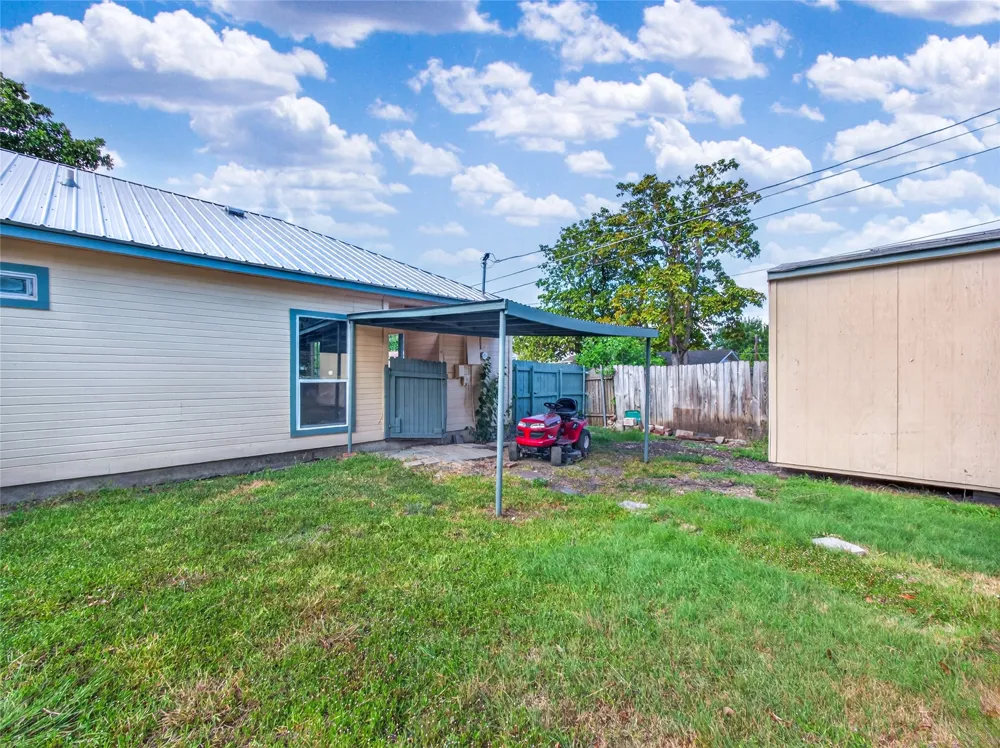 403 Davidson Drive Taylor, TX 76574