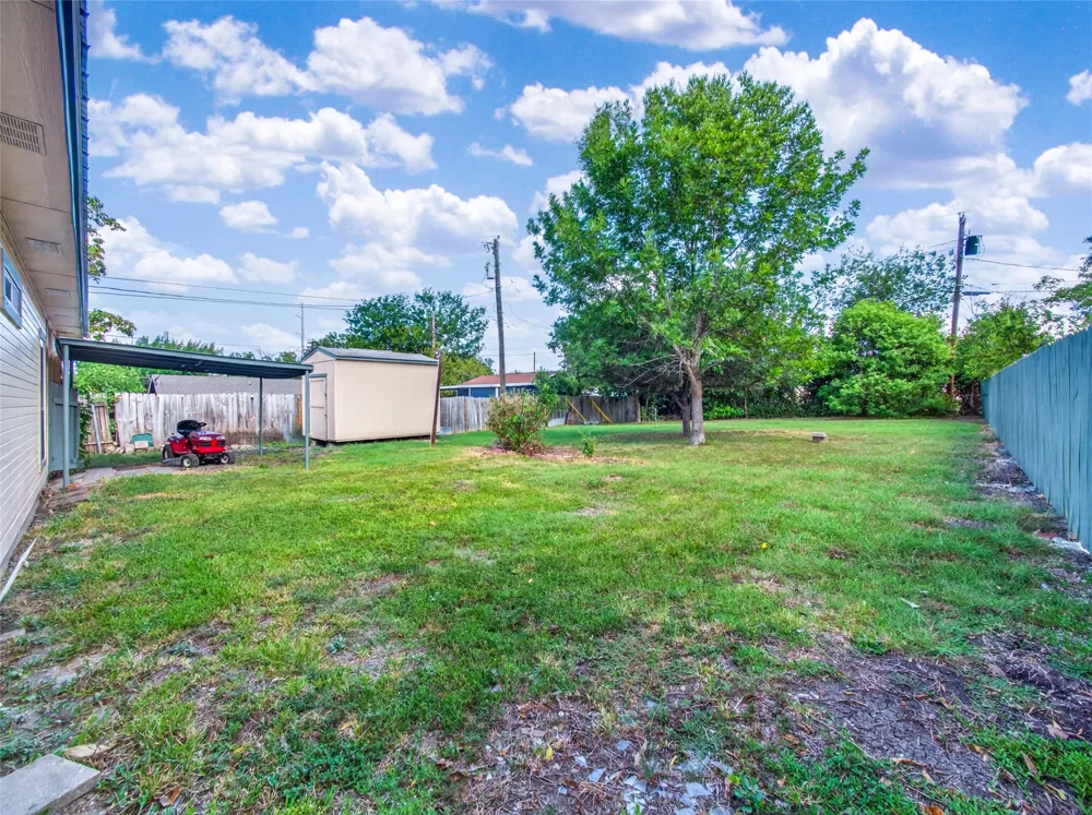 403 Davidson Drive Taylor, TX 76574