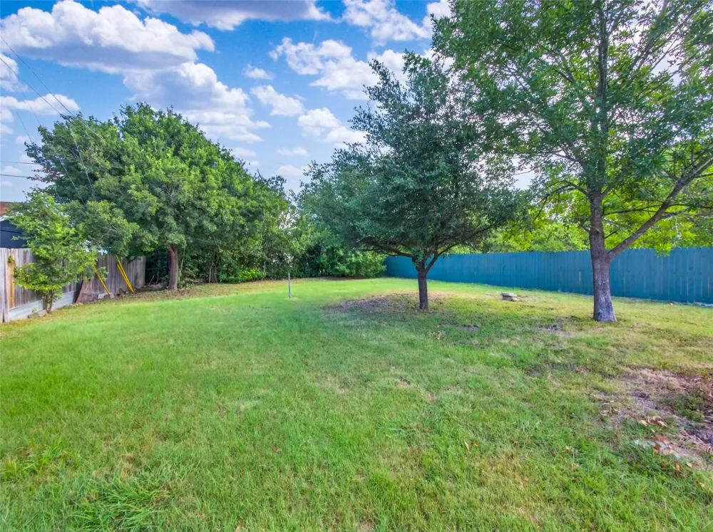 403 Davidson Drive Taylor, TX 76574