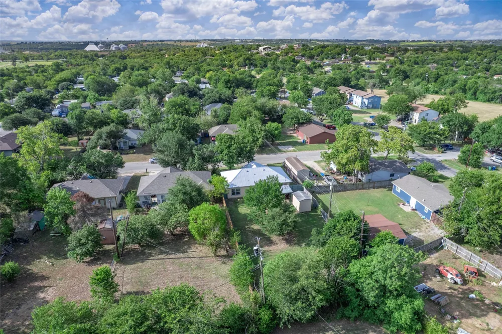 403 Davidson Drive Taylor, TX 76574
