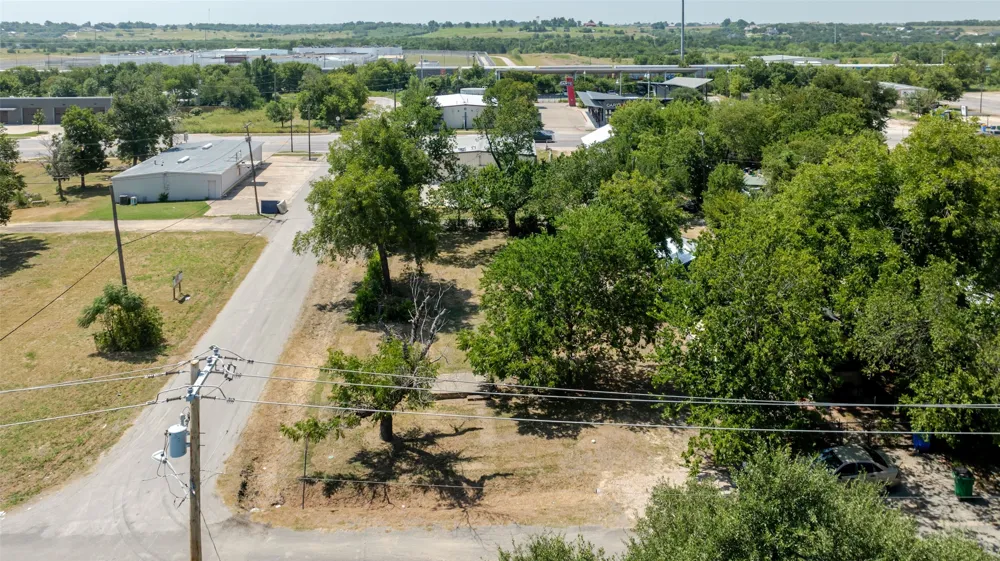 1101 W 3rd Street Taylor, TX 76574