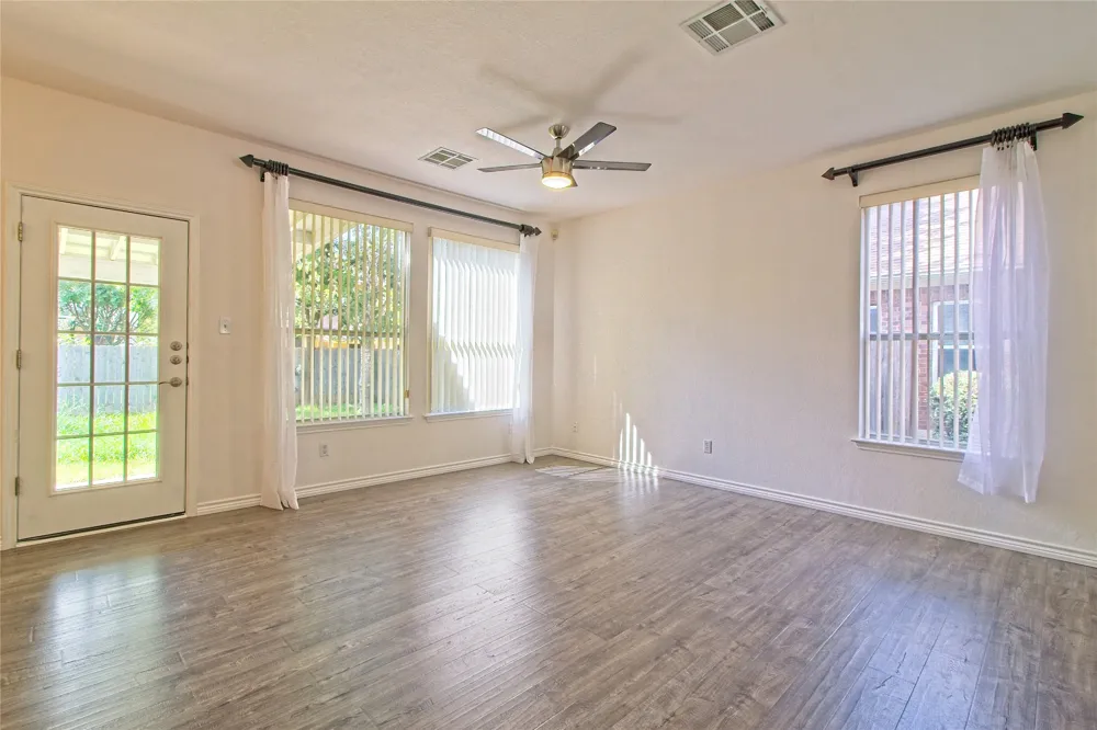 13421 Tossa Lane Austin, TX 78729
