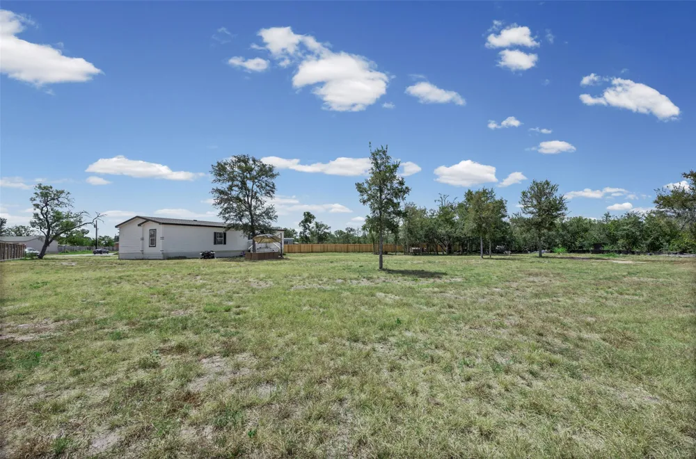 120 Mimosa Road Dale, TX 78616