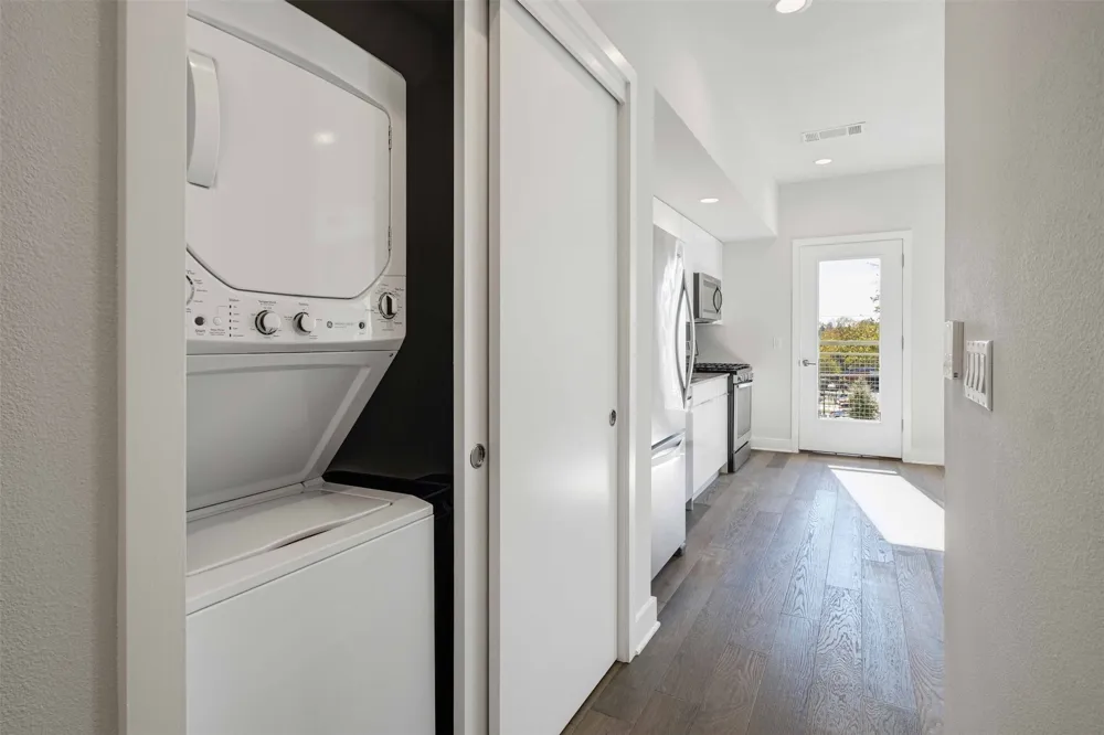 1800 E 4th Street #205 Austin, TX 78702