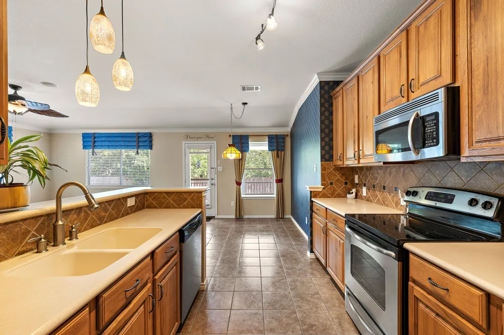 1105 SOUTH BROOK DRIVE Leander, TX 78641