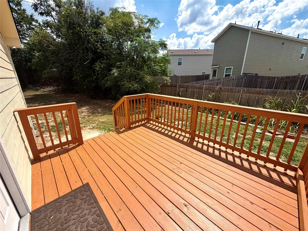 1107 Neches Street Lockhart, TX 78644