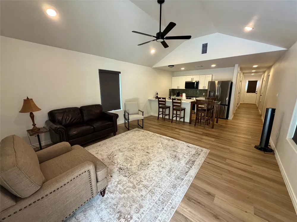 1107 Neches Street Lockhart, TX 78644