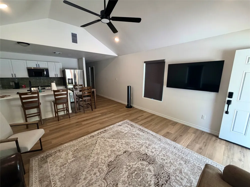 1107 Neches Street Lockhart, TX 78644