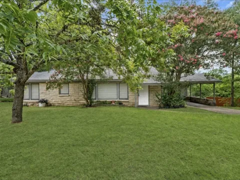 6208 Walnut Hills Drive