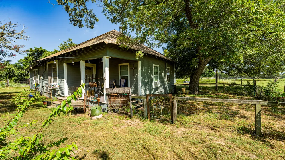 1331 E Cameron Avenue Rockdale, TX 76567