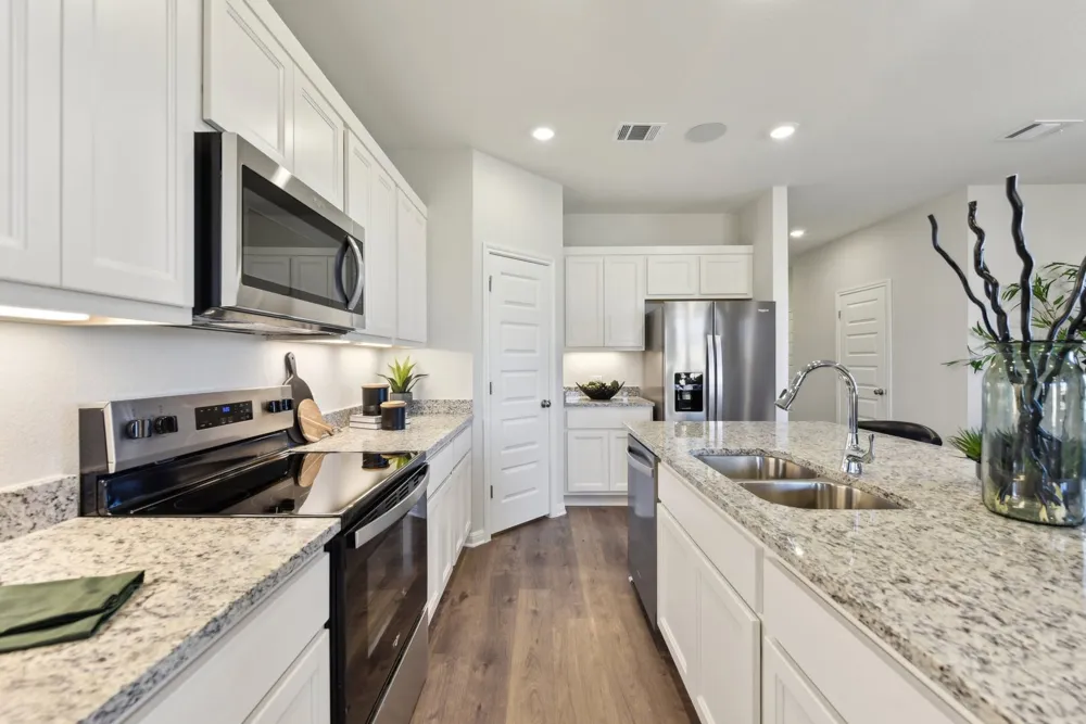208 Firefox Way Jarrell, TX 76537