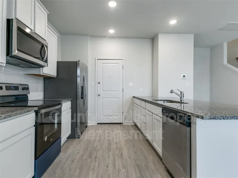 605 W South Street #82 Leander, TX 78641