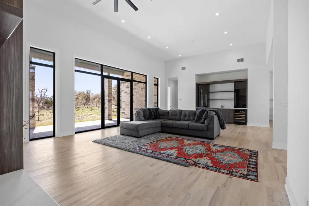 333 Spicewood Trails Drive Spicewood, TX 78669