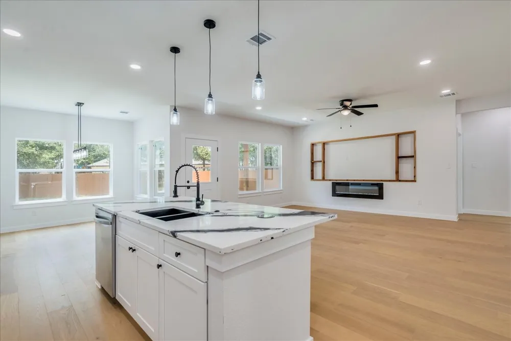 108 Keahi Court Bastrop, TX 78602