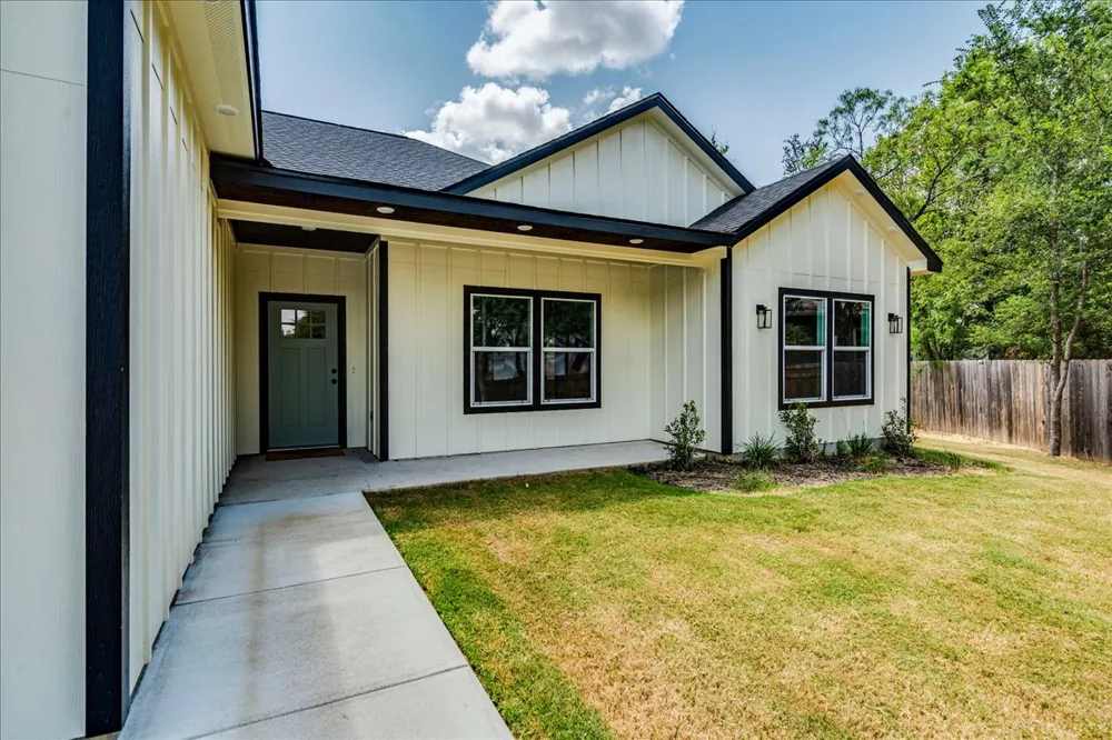 108 Keahi Court Bastrop, TX 78602