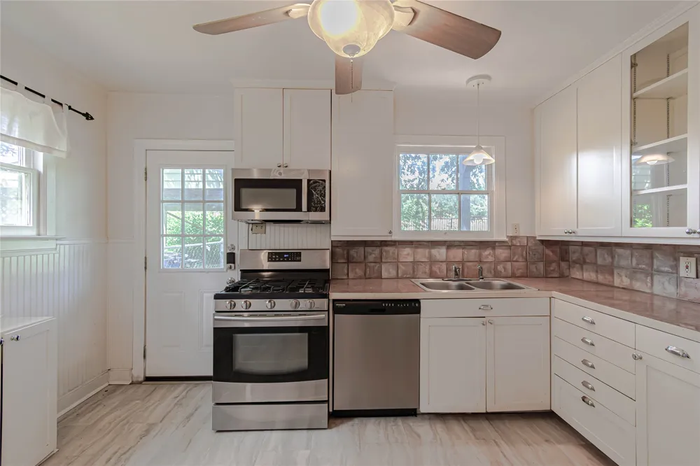 1202 Norwood Road Austin, TX 78722