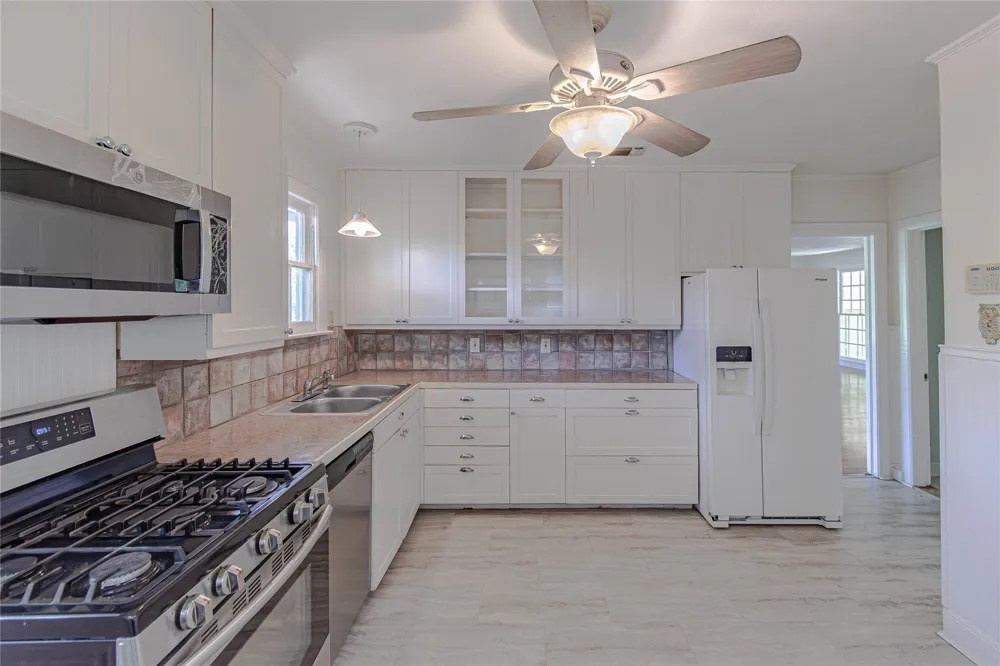 1202 Norwood Road Austin, TX 78722