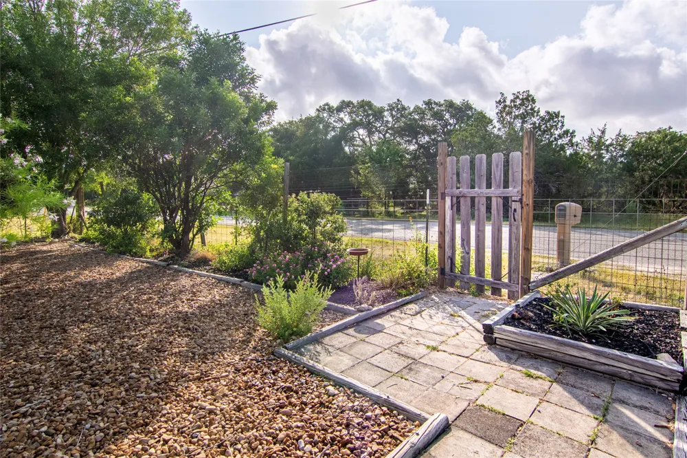 1635 Lakeview Drive Canyon Lake, TX 78133