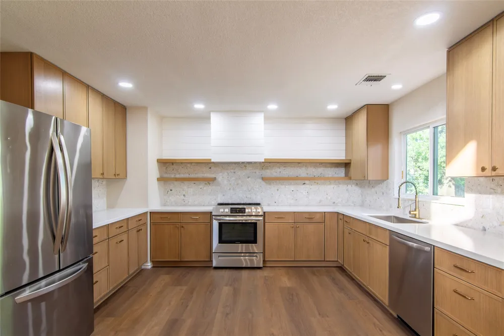 1635 Lakeview Drive Canyon Lake, TX 78133