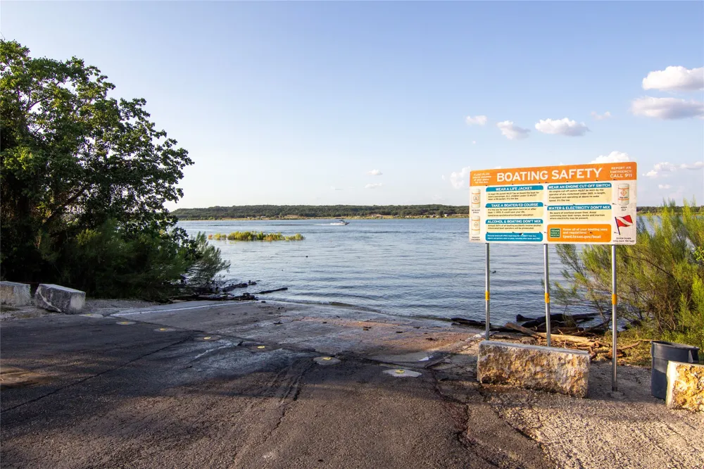 1635 Lakeview Drive Canyon Lake, TX 78133